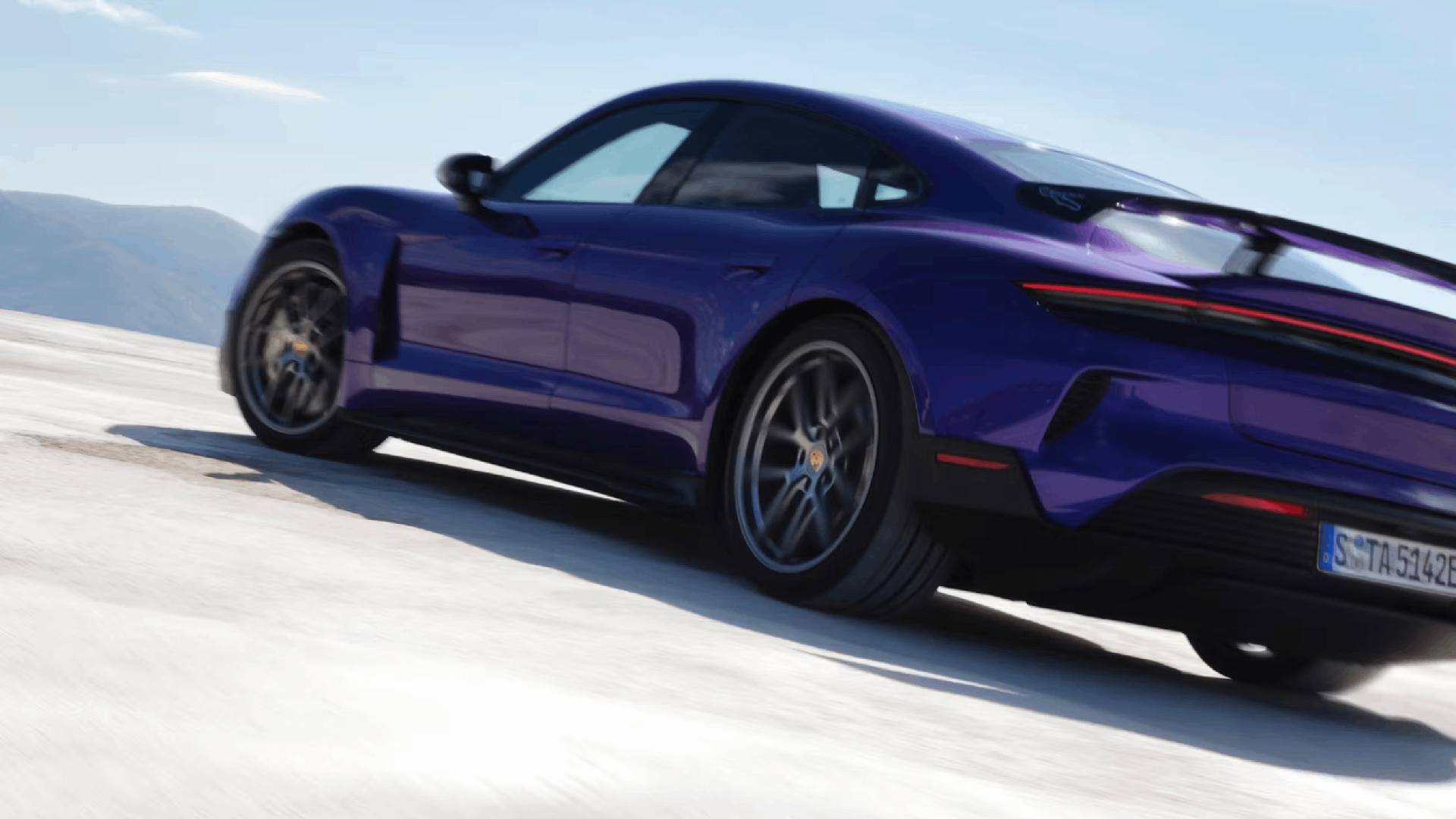 Experience Nordschleife performance at a standstill.
